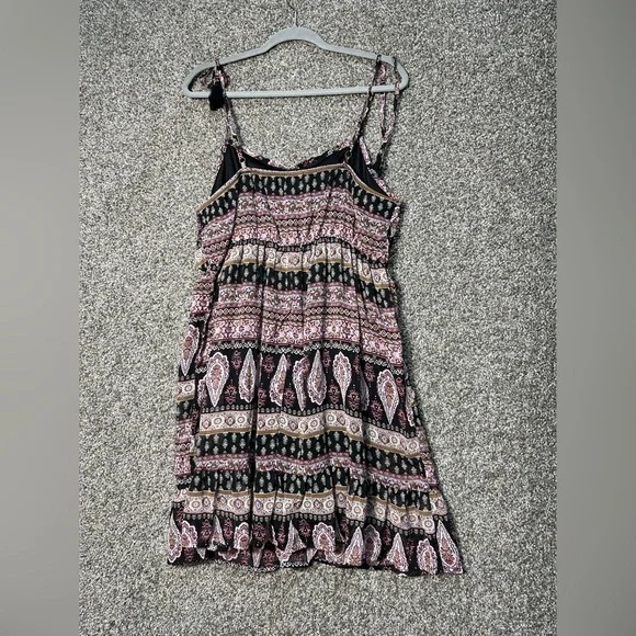 NWT Juniors' Live To Be Spoiled Tassel Tie Shoulder Skater Dress Size 1X - Picture 4 of 6